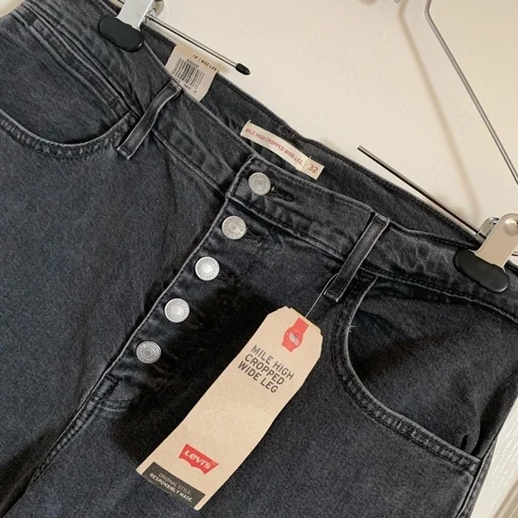 Levi’s High Cropped Wide Leg - Picture 4 of 7